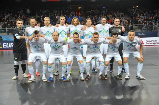 Ekipa, ki piše zgodovino! (Foto: Drago Perko - www.futsal.si )
